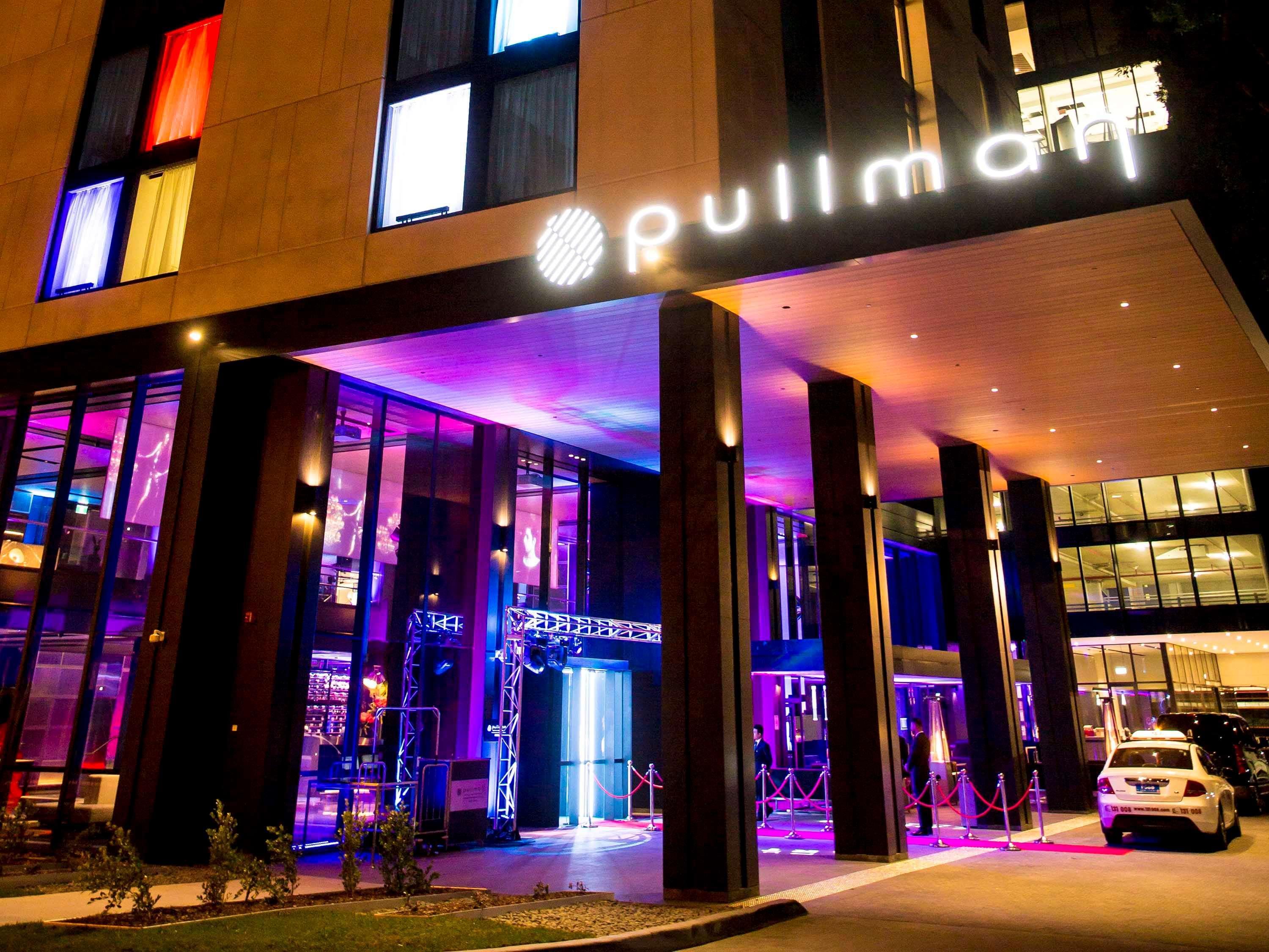 Pullman Sydney Airport Hotel Exterior photo